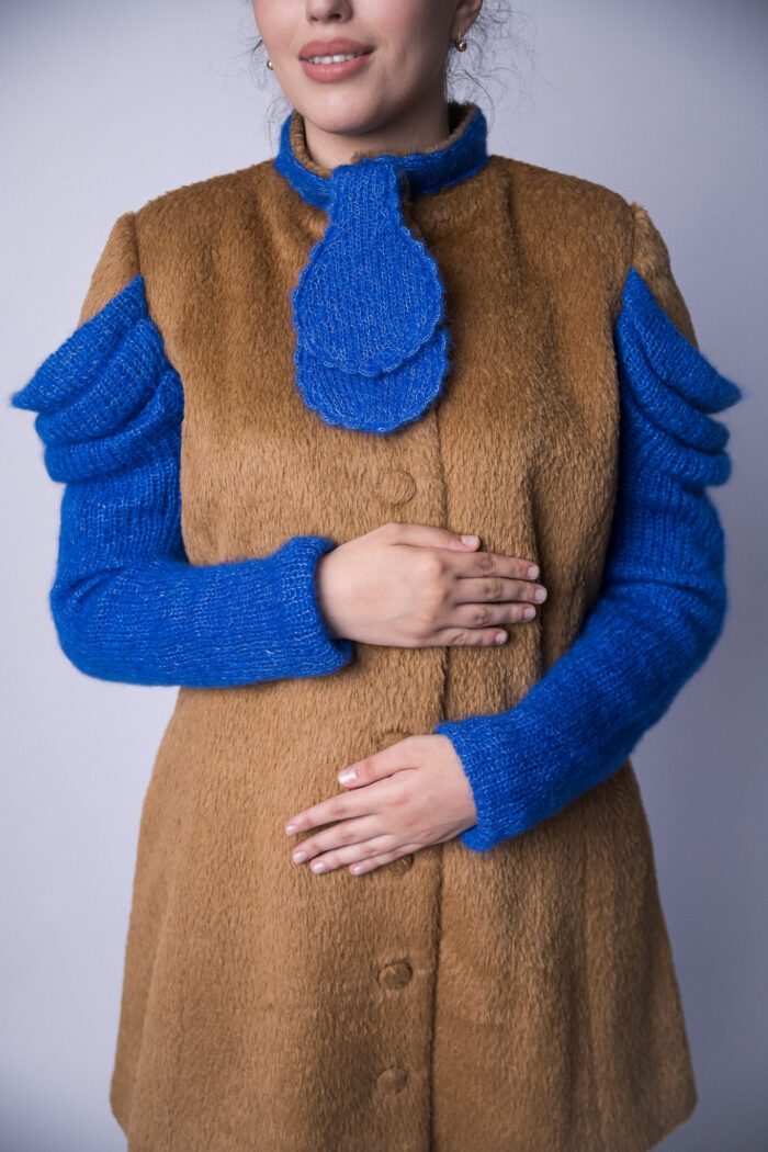 Velvet blouse with knitted cables